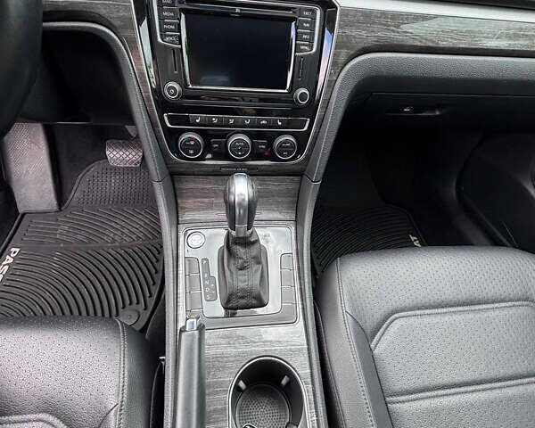 Белый Фольксваген Пассат, объемом двигателя 1.8 л и пробегом 79 тыс. км за 14900 $, фото 19 на Automoto.ua