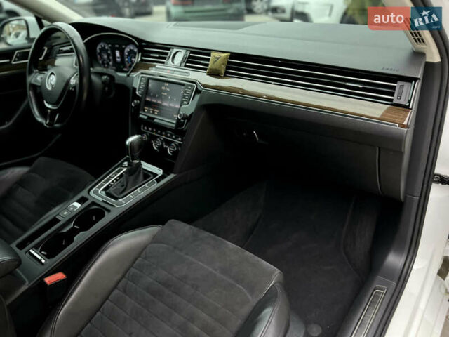 Білий Фольксваген Пассат, об'ємом двигуна 1.4 л та пробігом 248 тис. км за 14500 $, фото 27 на Automoto.ua