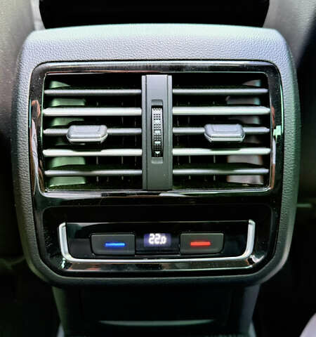 Белый Фольксваген Пассат, объемом двигателя 2 л и пробегом 138 тыс. км за 23900 $, фото 20 на Automoto.ua