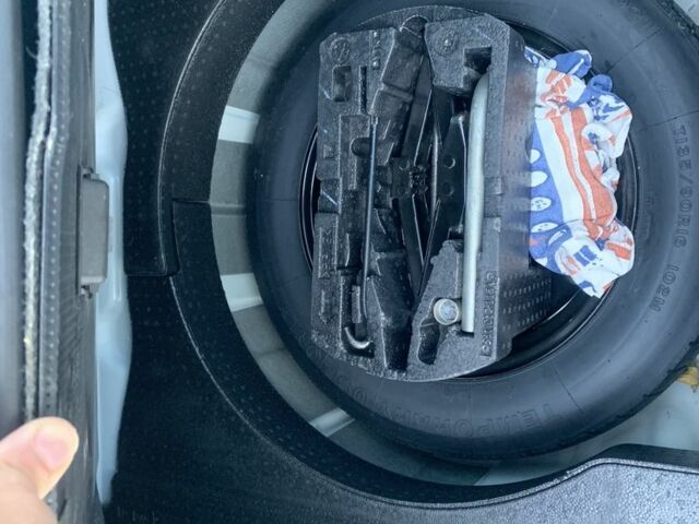 Белый Фольксваген Пассат, объемом двигателя 1.8 л и пробегом 140 тыс. км за 12700 $, фото 4 на Automoto.ua