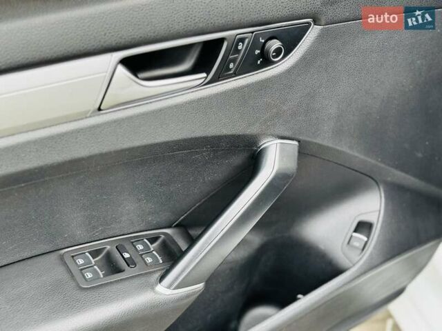 Белый Фольксваген Пассат, объемом двигателя 1.8 л и пробегом 205 тыс. км за 9100 $, фото 15 на Automoto.ua