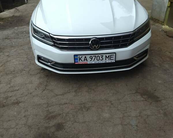 Білий Фольксваген Пассат, об'ємом двигуна 1.8 л та пробігом 165 тис. км за 13800 $, фото 3 на Automoto.ua