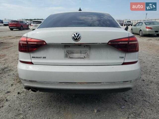 Белый Фольксваген Пассат, объемом двигателя 1.8 л и пробегом 131 тыс. км за 7000 $, фото 2 на Automoto.ua