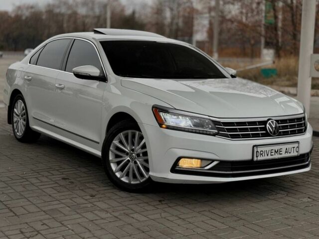 Белый Фольксваген Пассат, объемом двигателя 1.8 л и пробегом 165 тыс. км за 12199 $, фото 2 на Automoto.ua