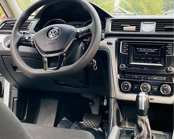 Білий Фольксваген Пассат, об'ємом двигуна 1.8 л та пробігом 90 тис. км за 10000 $, фото 4 на Automoto.ua