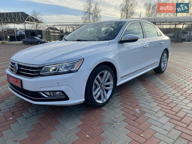 Белый Фольксваген Пассат, объемом двигателя 1.8 л и пробегом 171 тыс. км за 15100 $, фото 27 на Automoto.ua
