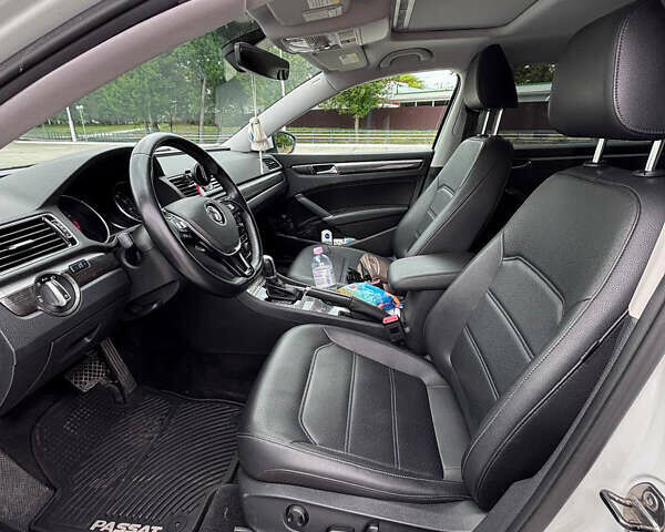 Белый Фольксваген Пассат, объемом двигателя 1.8 л и пробегом 79 тыс. км за 14900 $, фото 15 на Automoto.ua