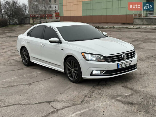Белый Фольксваген Пассат, объемом двигателя 1.8 л и пробегом 193 тыс. км за 11500 $, фото 2 на Automoto.ua