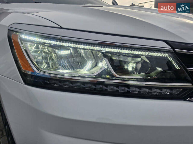 Белый Фольксваген Пассат, объемом двигателя 1.8 л и пробегом 155 тыс. км за 15000 $, фото 14 на Automoto.ua