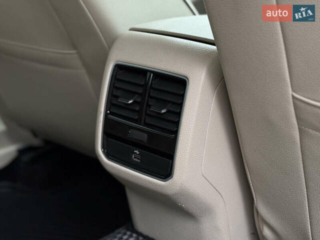 Белый Фольксваген Пассат, объемом двигателя 1.8 л и пробегом 233 тыс. км за 11900 $, фото 20 на Automoto.ua