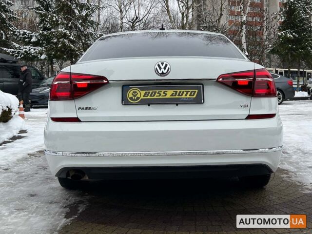 Белый Фольксваген Пассат, объемом двигателя 1.8 л и пробегом 118 тыс. км за 13700 $, фото 5 на Automoto.ua