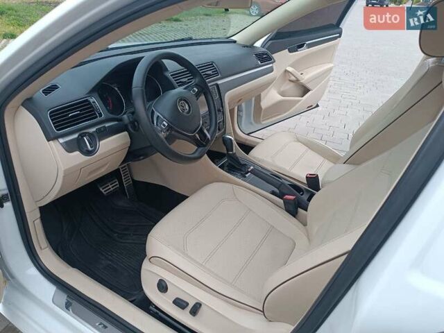 Белый Фольксваген Пассат, объемом двигателя 1.8 л и пробегом 161 тыс. км за 13499 $, фото 23 на Automoto.ua