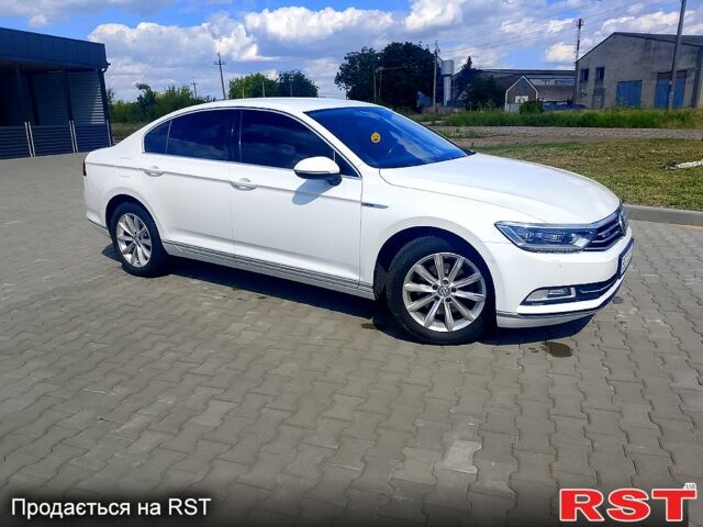 Белый Фольксваген Пассат, объемом двигателя 2 л и пробегом 301 тыс. км за 18500 $, фото 3 на Automoto.ua