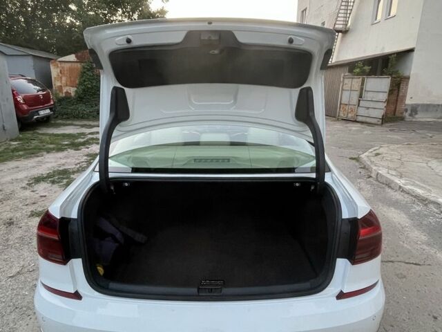 Белый Фольксваген Пассат, объемом двигателя 1.8 л и пробегом 86 тыс. км за 15600 $, фото 23 на Automoto.ua