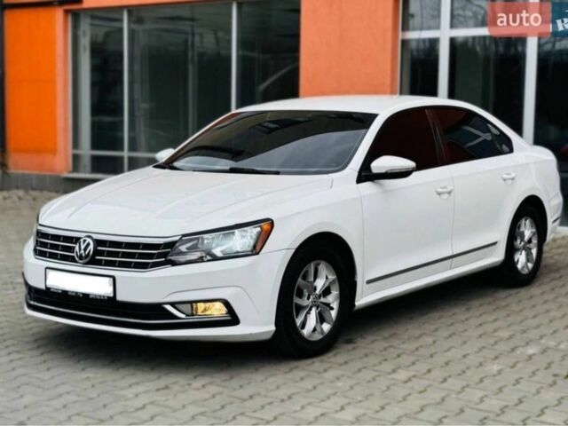 Белый Фольксваген Пассат, объемом двигателя 1.8 л и пробегом 224 тыс. км за 10000 $, фото 1 на Automoto.ua