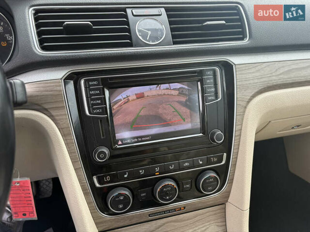 Белый Фольксваген Пассат, объемом двигателя 0 л и пробегом 247 тыс. км за 8300 $, фото 13 на Automoto.ua