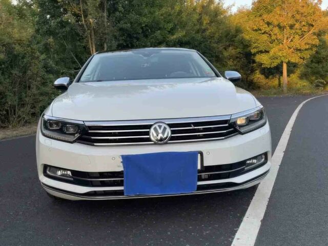 Білий Фольксваген Пассат, об'ємом двигуна 2 л та пробігом 73 тис. км за 8500 $, фото 1 на Automoto.ua