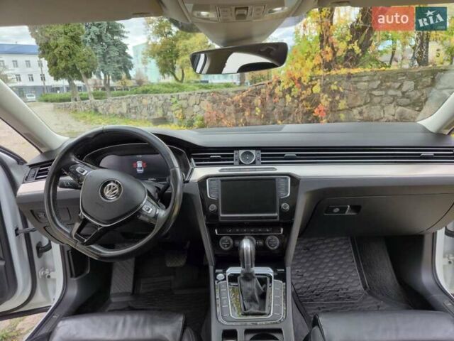 Белый Фольксваген Пассат, объемом двигателя 1.8 л и пробегом 255 тыс. км за 18200 $, фото 20 на Automoto.ua