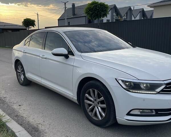 Белый Фольксваген Пассат, объемом двигателя 2 л и пробегом 175 тыс. км за 21500 $, фото 6 на Automoto.ua