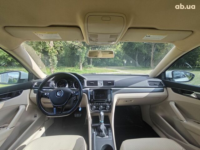 Белый Фольксваген Пассат, объемом двигателя 1.8 л и пробегом 80 тыс. км за 12000 $, фото 15 на Automoto.ua