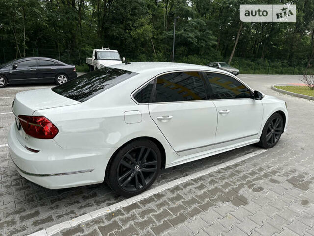 Белый Фольксваген Пассат, объемом двигателя 1.8 л и пробегом 216 тыс. км за 12500 $, фото 2 на Automoto.ua