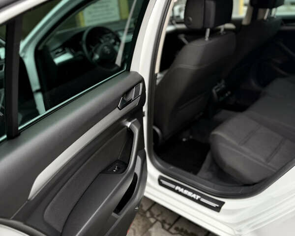 Белый Фольксваген Пассат, объемом двигателя 1.97 л и пробегом 260 тыс. км за 14500 $, фото 11 на Automoto.ua