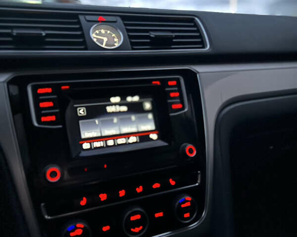 Белый Фольксваген Пассат, объемом двигателя 1.8 л и пробегом 137 тыс. км за 11900 $, фото 40 на Automoto.ua