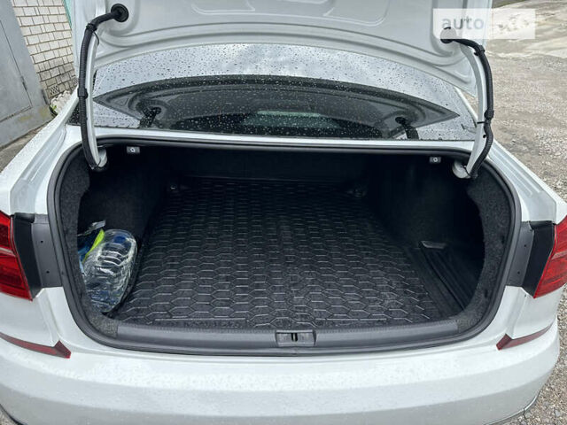 Белый Фольксваген Пассат, объемом двигателя 1.8 л и пробегом 216 тыс. км за 12500 $, фото 8 на Automoto.ua