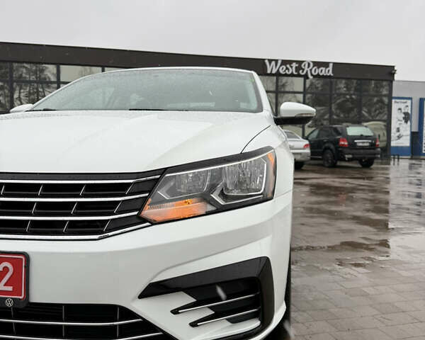 Белый Фольксваген Пассат, объемом двигателя 1.8 л и пробегом 147 тыс. км за 12399 $, фото 12 на Automoto.ua