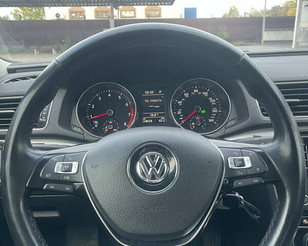 Белый Фольксваген Пассат, объемом двигателя 0 л и пробегом 38 тыс. км за 15600 $, фото 12 на Automoto.ua