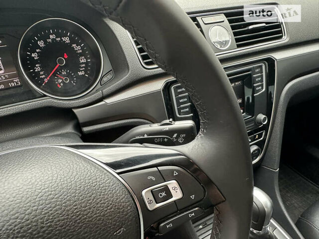 Белый Фольксваген Пассат, объемом двигателя 1.8 л и пробегом 216 тыс. км за 12699 $, фото 17 на Automoto.ua