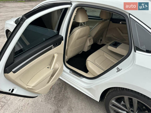 Белый Фольксваген Пассат, объемом двигателя 1.8 л и пробегом 193 тыс. км за 11500 $, фото 20 на Automoto.ua