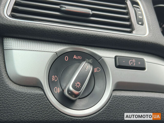 Белый Фольксваген Пассат, объемом двигателя 1.8 л и пробегом 118 тыс. км за 13700 $, фото 15 на Automoto.ua