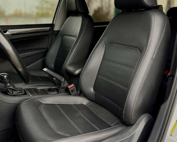 Белый Фольксваген Пассат, объемом двигателя 1.8 л и пробегом 165 тыс. км за 12299 $, фото 11 на Automoto.ua