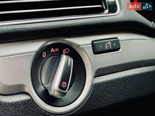 Білий Фольксваген Пассат, об'ємом двигуна 1.8 л та пробігом 214 тис. км за 11700 $, фото 11 на Automoto.ua