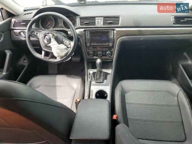 Белый Фольксваген Пассат, объемом двигателя 1.8 л и пробегом 131 тыс. км за 7000 $, фото 5 на Automoto.ua