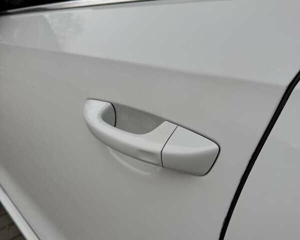 Белый Фольксваген Пассат, объемом двигателя 1.8 л и пробегом 165 тыс. км за 12299 $, фото 29 на Automoto.ua