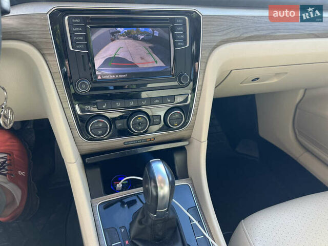 Белый Фольксваген Пассат, объемом двигателя 1.8 л и пробегом 199 тыс. км за 10700 $, фото 14 на Automoto.ua