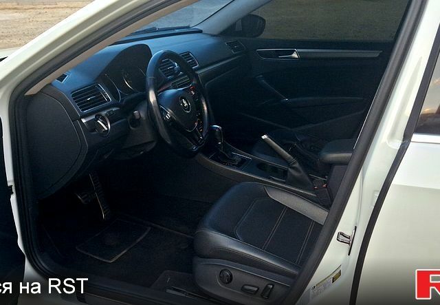 Білий Фольксваген Пассат, об'ємом двигуна 1.8 л та пробігом 141 тис. км за 13000 $, фото 2 на Automoto.ua