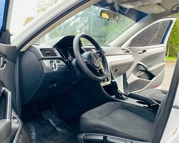 Білий Фольксваген Пассат, об'ємом двигуна 1.8 л та пробігом 90 тис. км за 10000 $, фото 3 на Automoto.ua