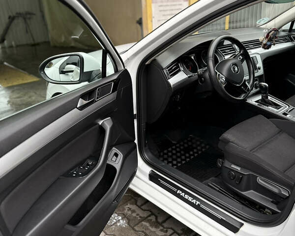 Белый Фольксваген Пассат, объемом двигателя 1.97 л и пробегом 260 тыс. км за 14500 $, фото 10 на Automoto.ua