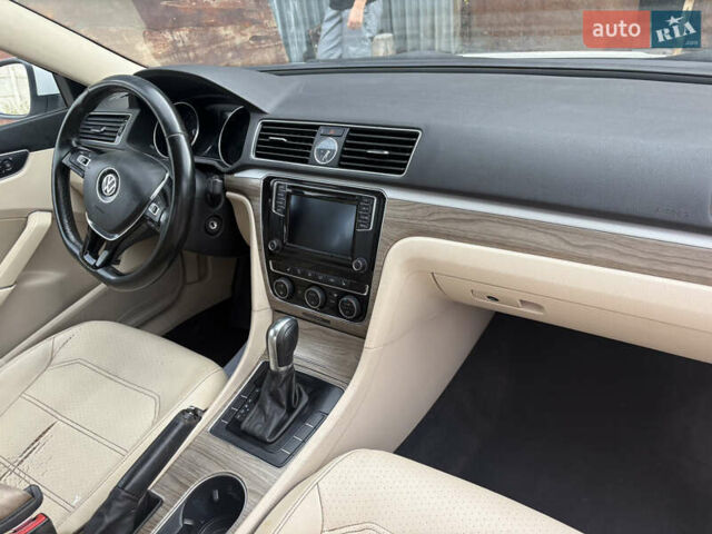 Белый Фольксваген Пассат, объемом двигателя 0 л и пробегом 247 тыс. км за 8300 $, фото 8 на Automoto.ua
