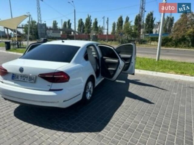 Белый Фольксваген Пассат, объемом двигателя 1.8 л и пробегом 107 тыс. км за 12100 $, фото 7 на Automoto.ua