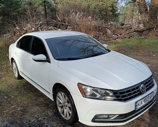 Белый Фольксваген Пассат, объемом двигателя 1.78 л и пробегом 175 тыс. км за 11800 $, фото 6 на Automoto.ua