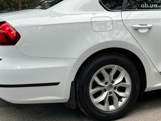 Білий Фольксваген Пассат, об'ємом двигуна 1.8 л та пробігом 162 тис. км за 12940 $, фото 7 на Automoto.ua