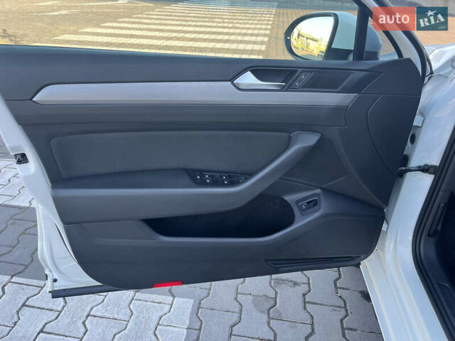 Белый Фольксваген Пассат, объемом двигателя 2 л и пробегом 192 тыс. км за 14200 $, фото 20 на Automoto.ua