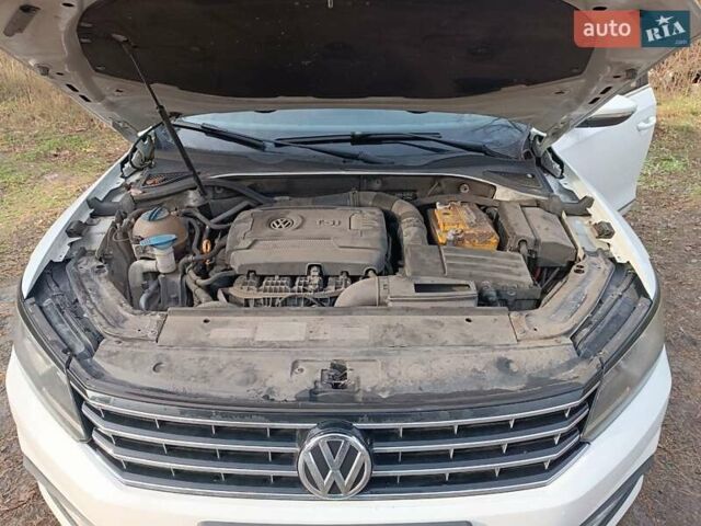 Белый Фольксваген Пассат, объемом двигателя 1.78 л и пробегом 175 тыс. км за 11800 $, фото 9 на Automoto.ua