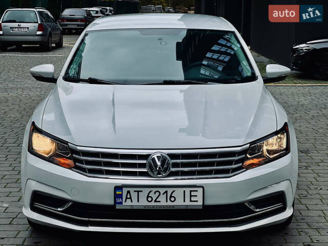 Білий Фольксваген Пассат, об'ємом двигуна 1.8 л та пробігом 214 тис. км за 11700 $, фото 1 на Automoto.ua