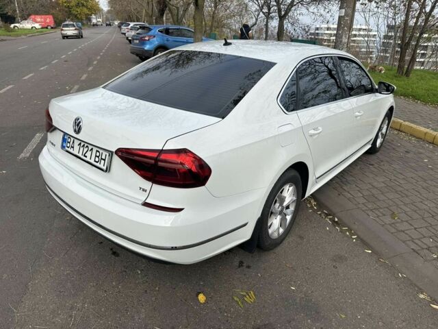 Белый Фольксваген Пассат, объемом двигателя 1.8 л и пробегом 107 тыс. км за 286 $, фото 3 на Automoto.ua