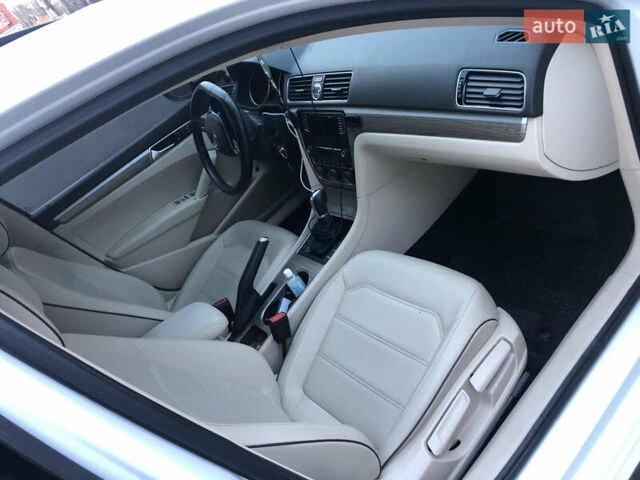 Белый Фольксваген Пассат, объемом двигателя 1.8 л и пробегом 213 тыс. км за 12500 $, фото 8 на Automoto.ua